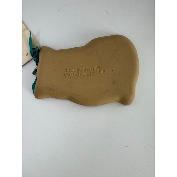 Brown Bag Cookie Art Stoneware Mold 1983 Sitting Cat Retired W/ Recipe Booklet - Picture 3 of 7